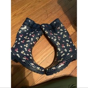 Merona size 7 blue floral rain boots